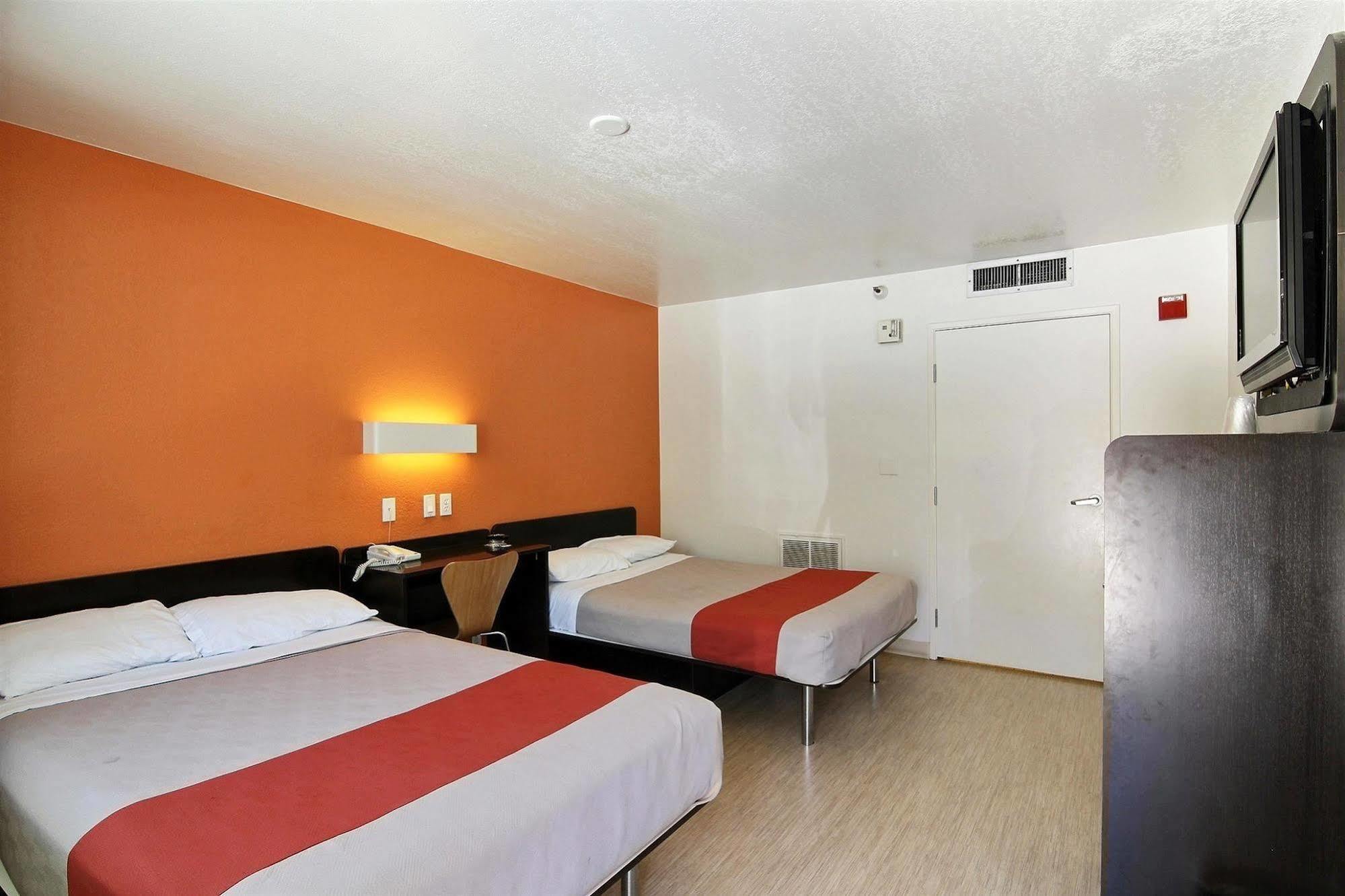Motel 6-Carpinteria, Ca - Santa Barbara - South Екстериор снимка